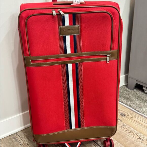 Tommy Hilfiger Logan 28" Softside Spinner, luggage, suitcase travel bag - Picture 4 of 16